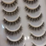 Natural wispy eyelashes